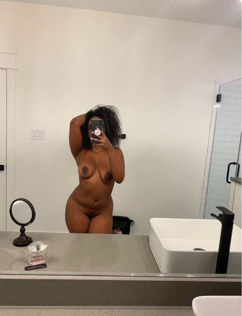 Thick Ebony whore