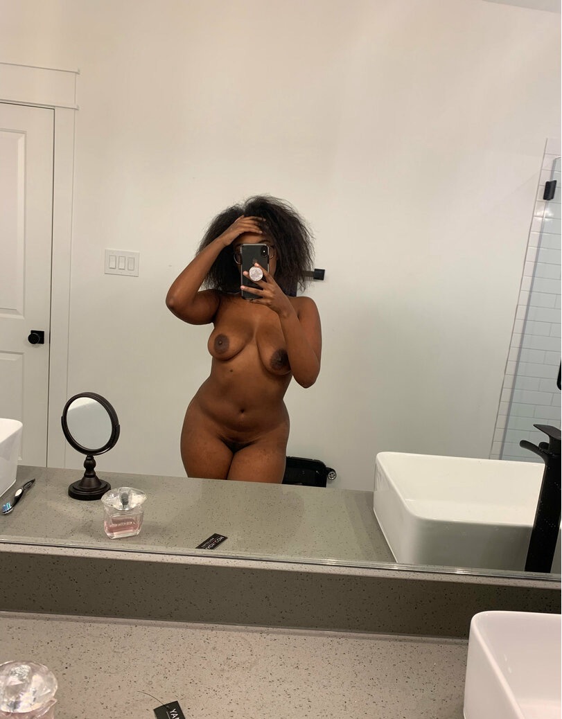 Thick Ebony whore