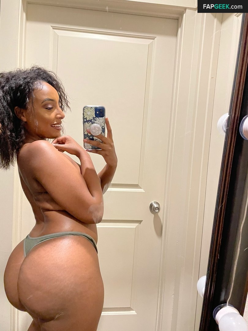 Thick Ebony whore