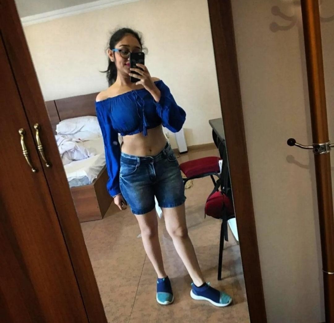 Horny Desi girl friend sweta nude selfie