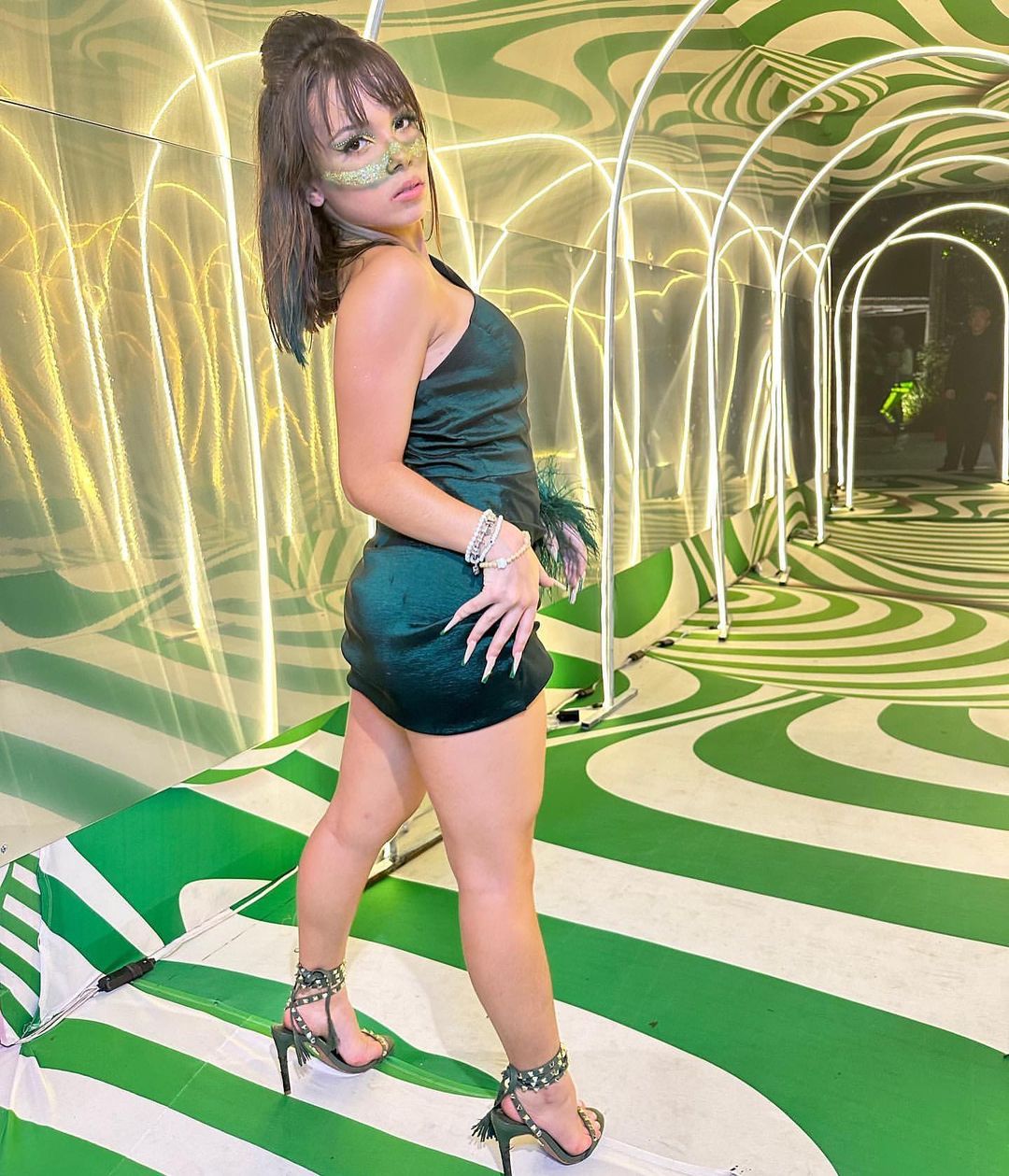 H041F882C841N53 KAMYLLA