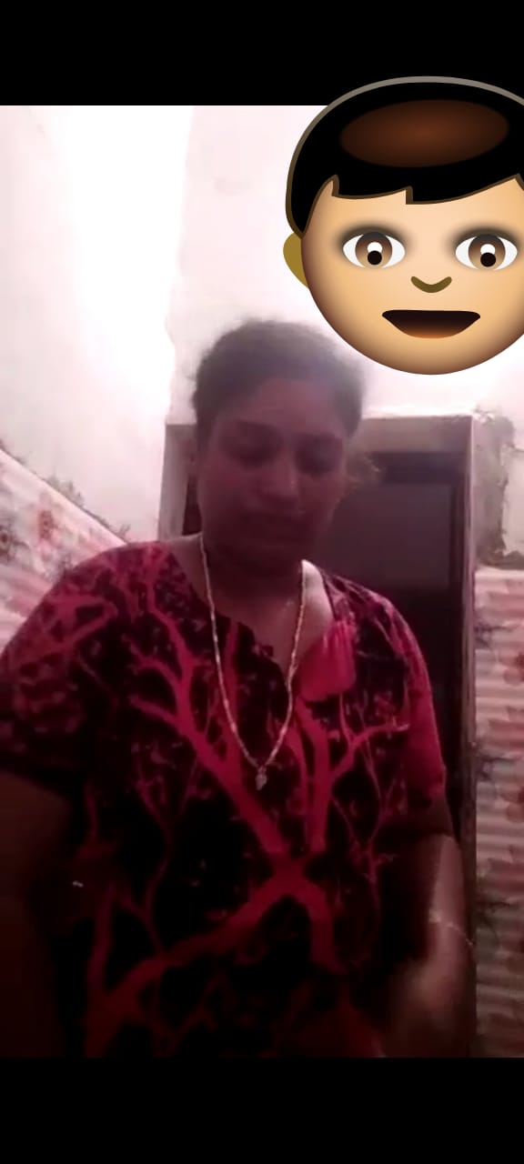 Tamil aunty video call la avuthu katura