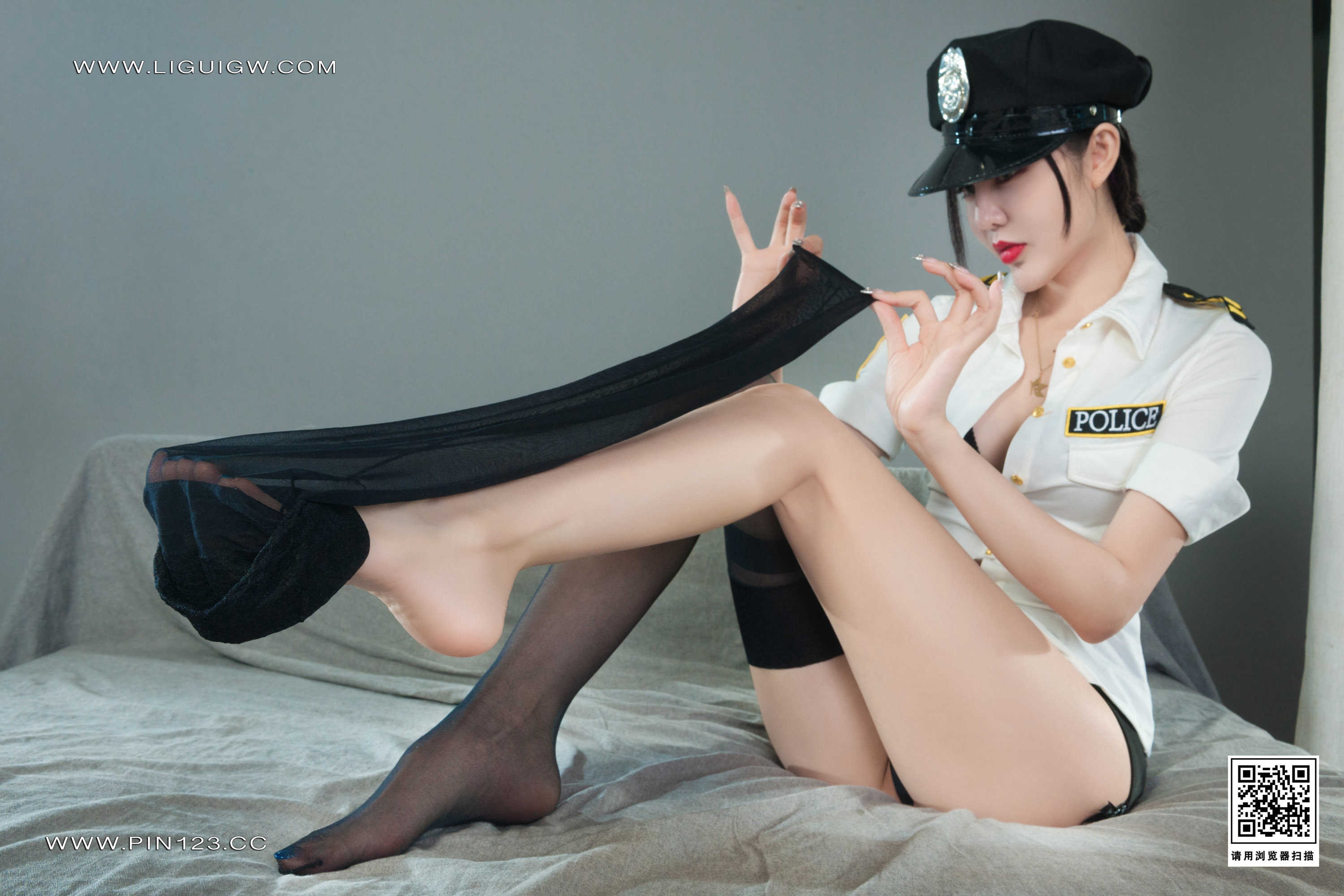 Chinese lady bondage 552