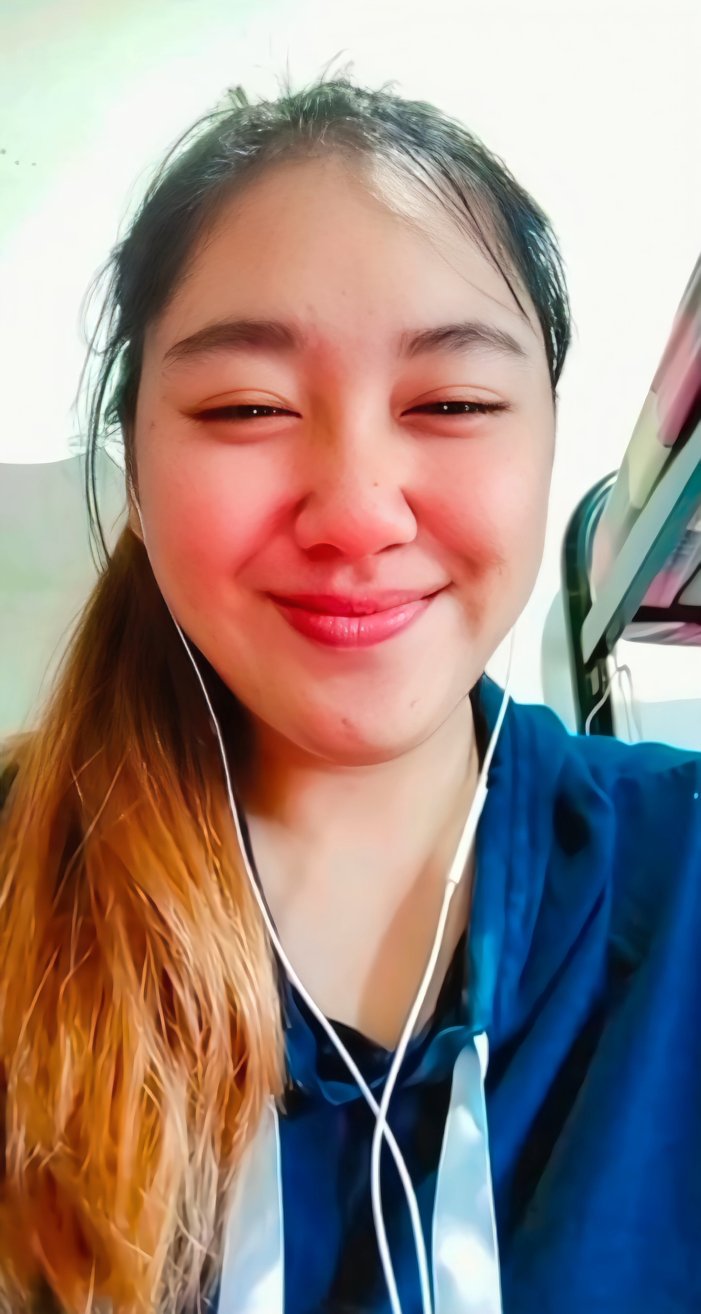 Cewek cakep suka pamer tetek