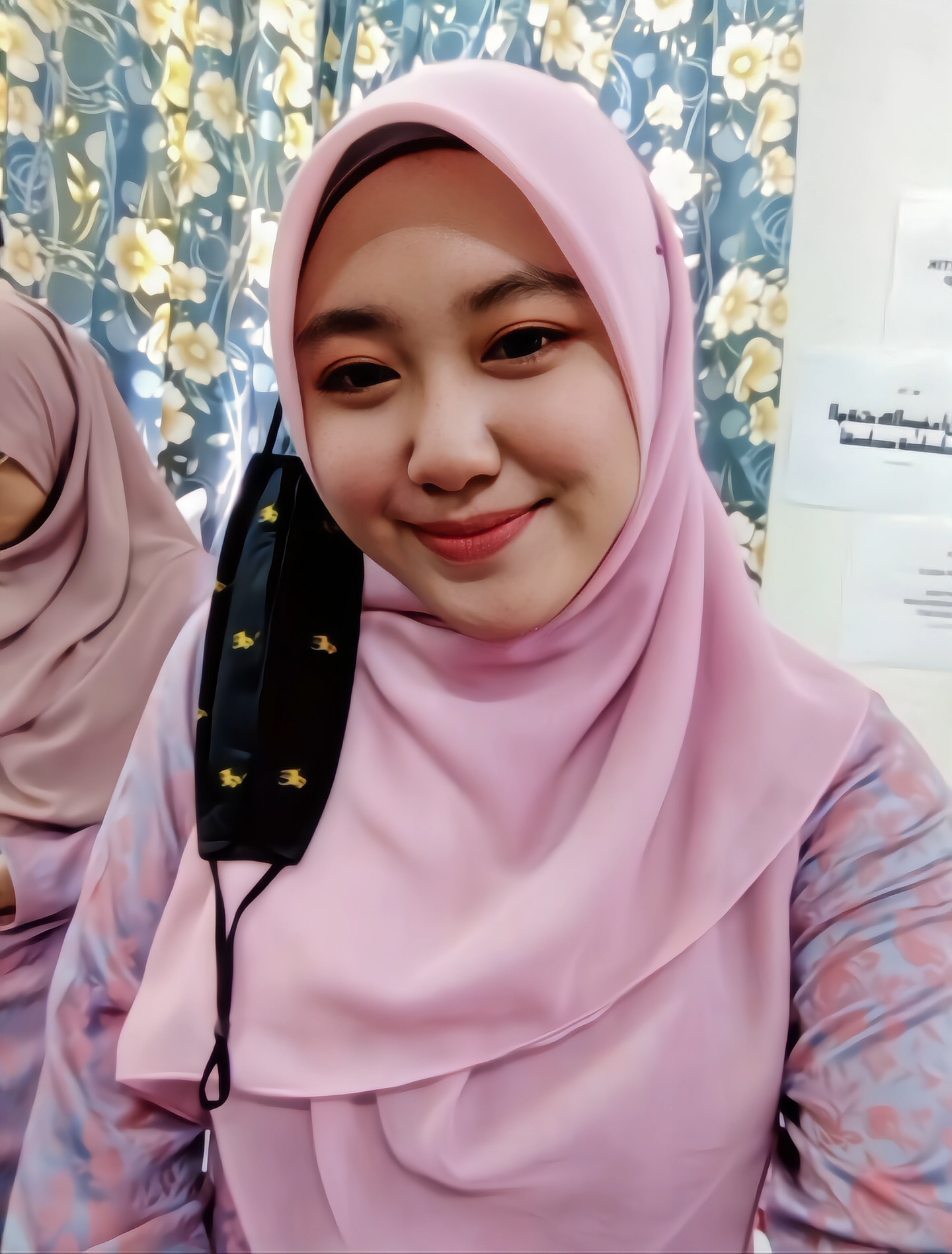 Cewek cakep suka pamer tetek