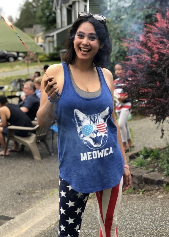 Cute big tits slut Jewel naked in public