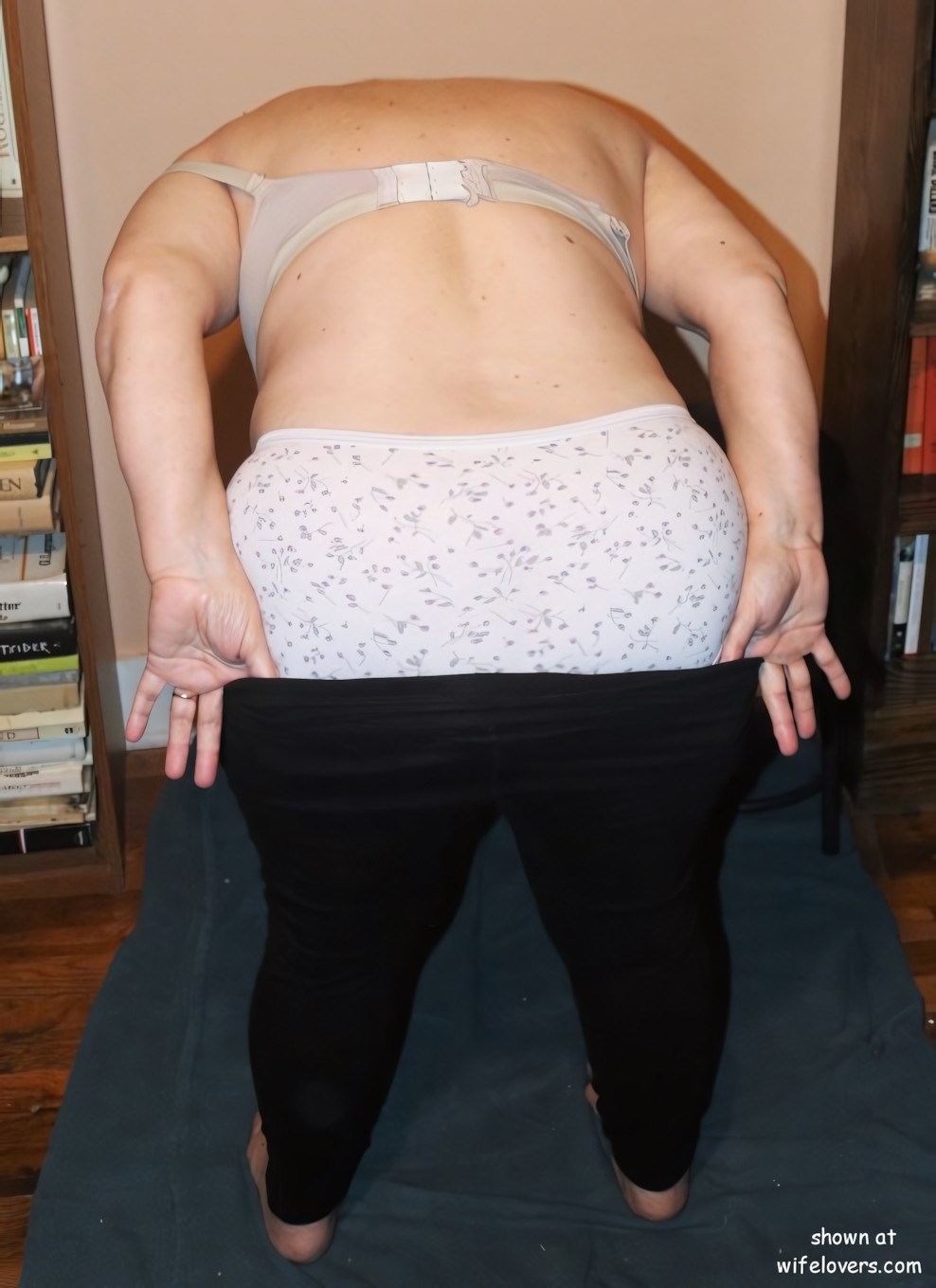 GRANNY MATURE PANTIES