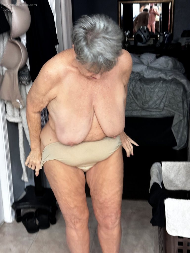 GRANNY MATURE PANTIES