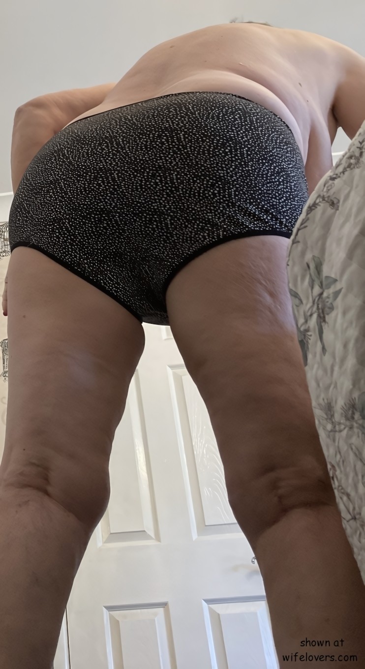 GRANNY MATURE PANTIES