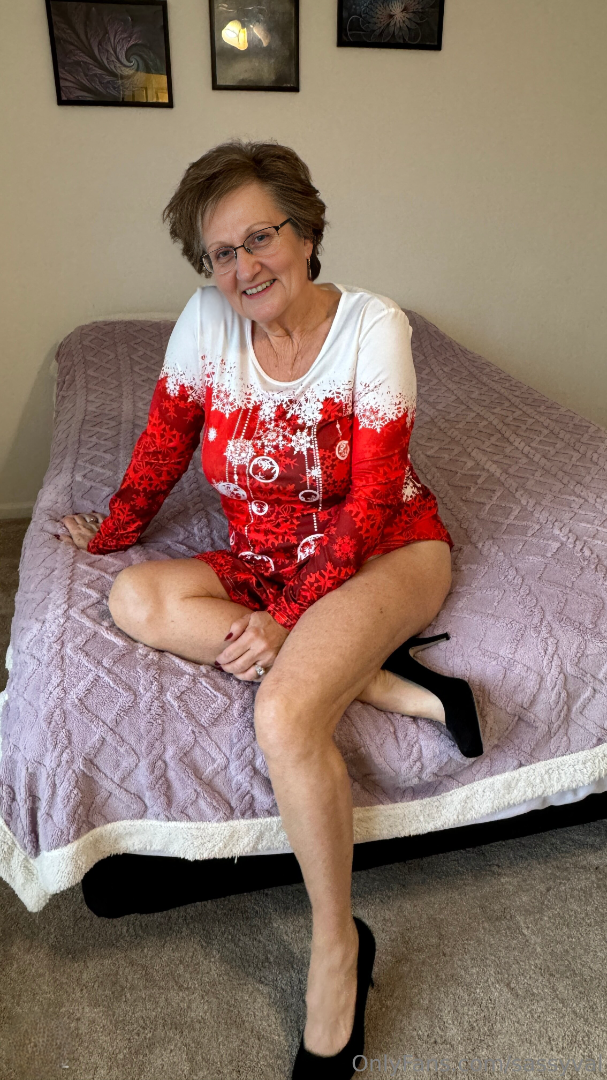 GRANNY MATURE PANTIES