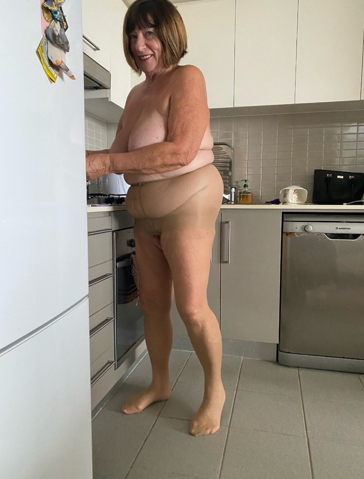 GRANNY MATURE PANTIES