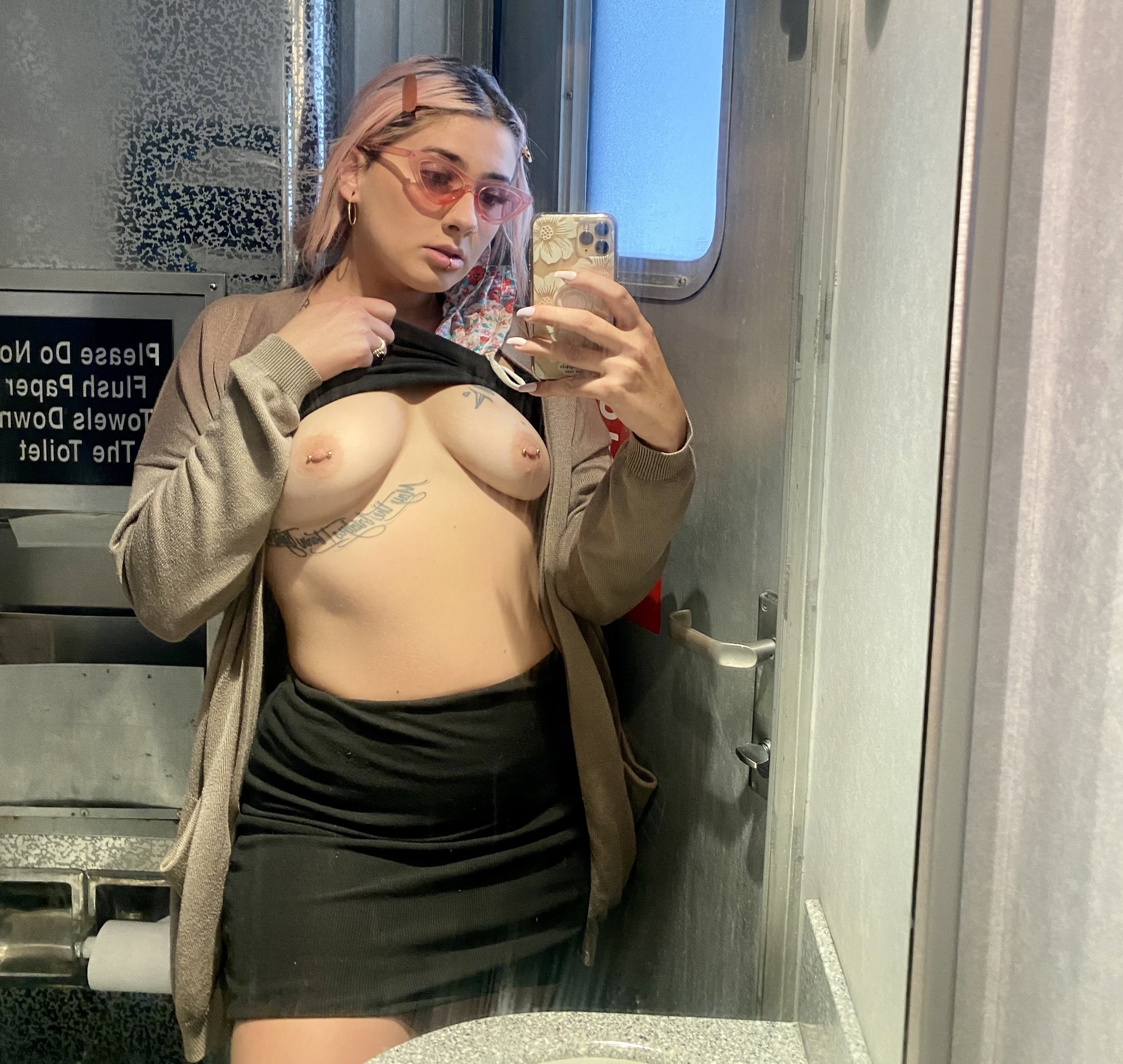 Cute thick slut Nicole