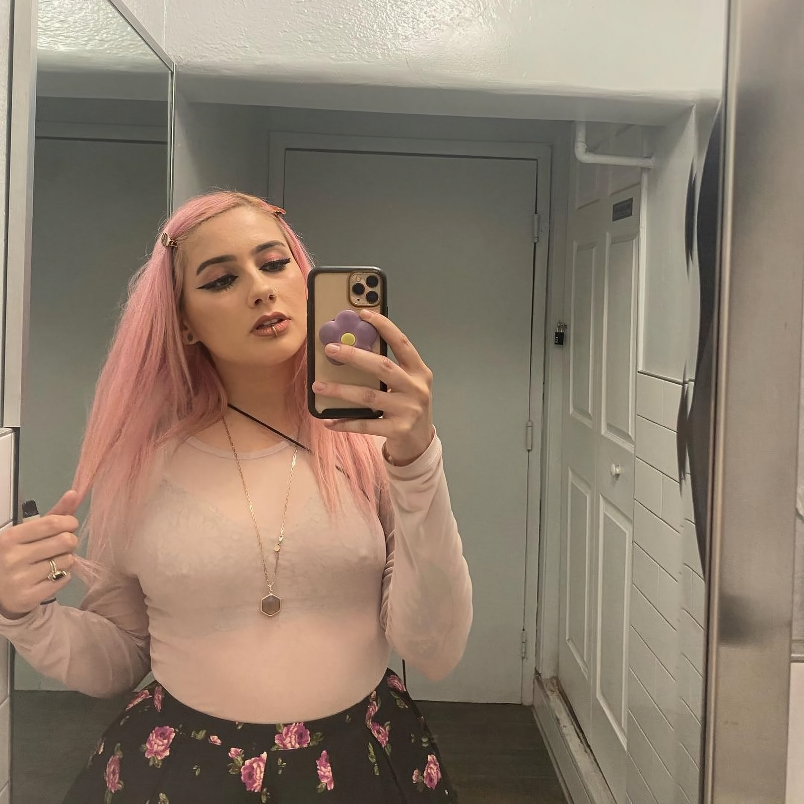 Cute thick slut Nicole