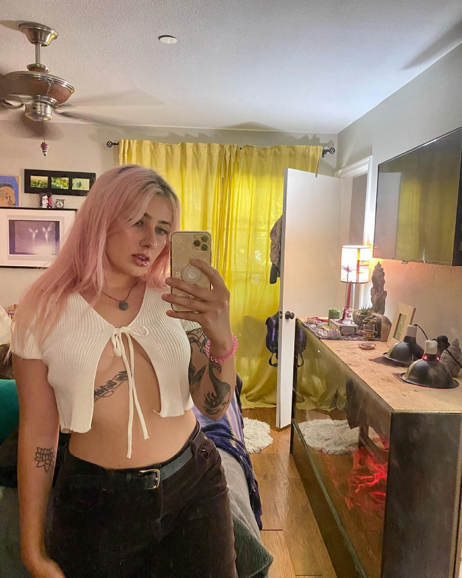 Cute thick slut Nicole