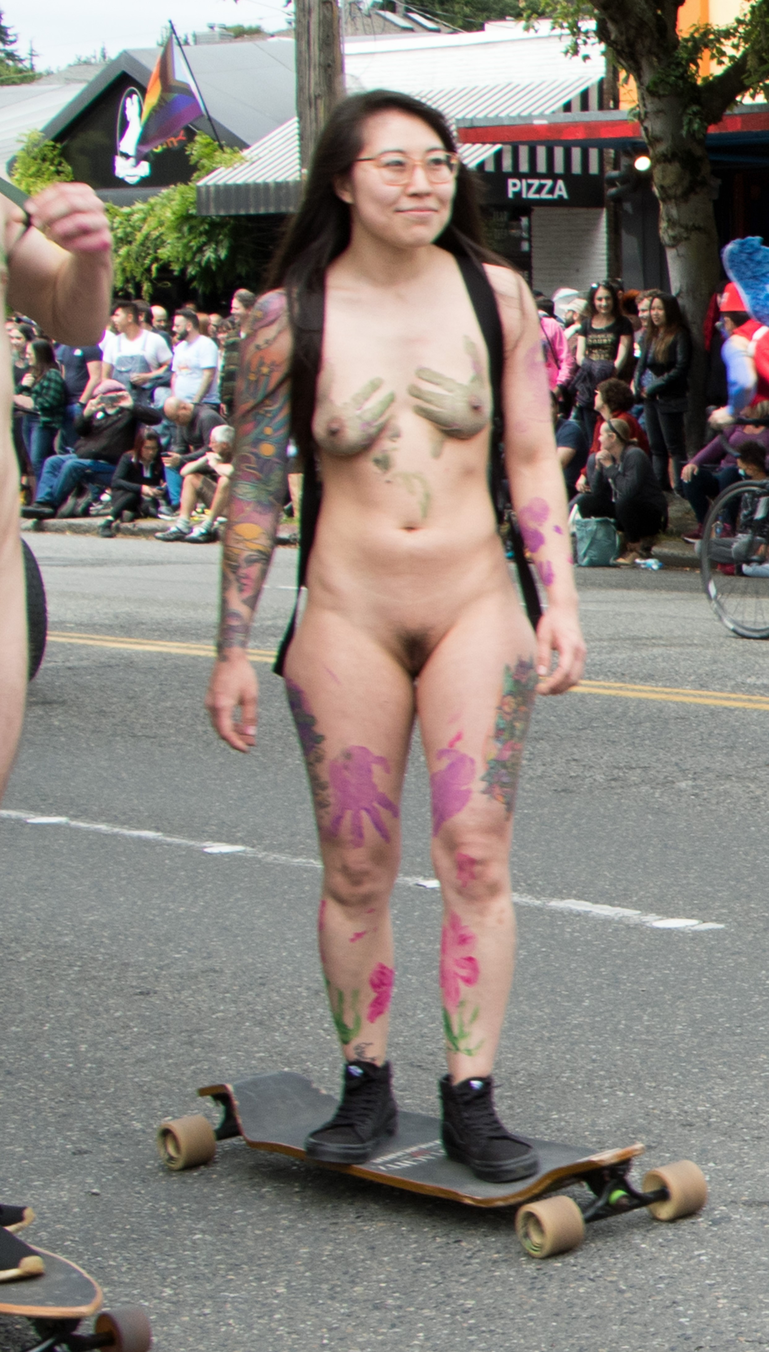 Cute Asian slut Anel naked public