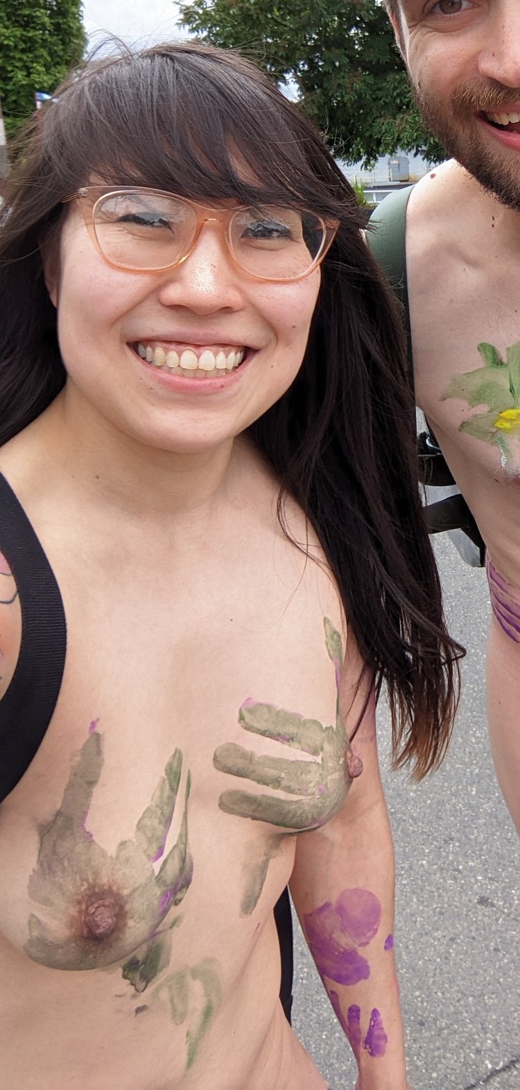 Cute Asian slut Anel naked public