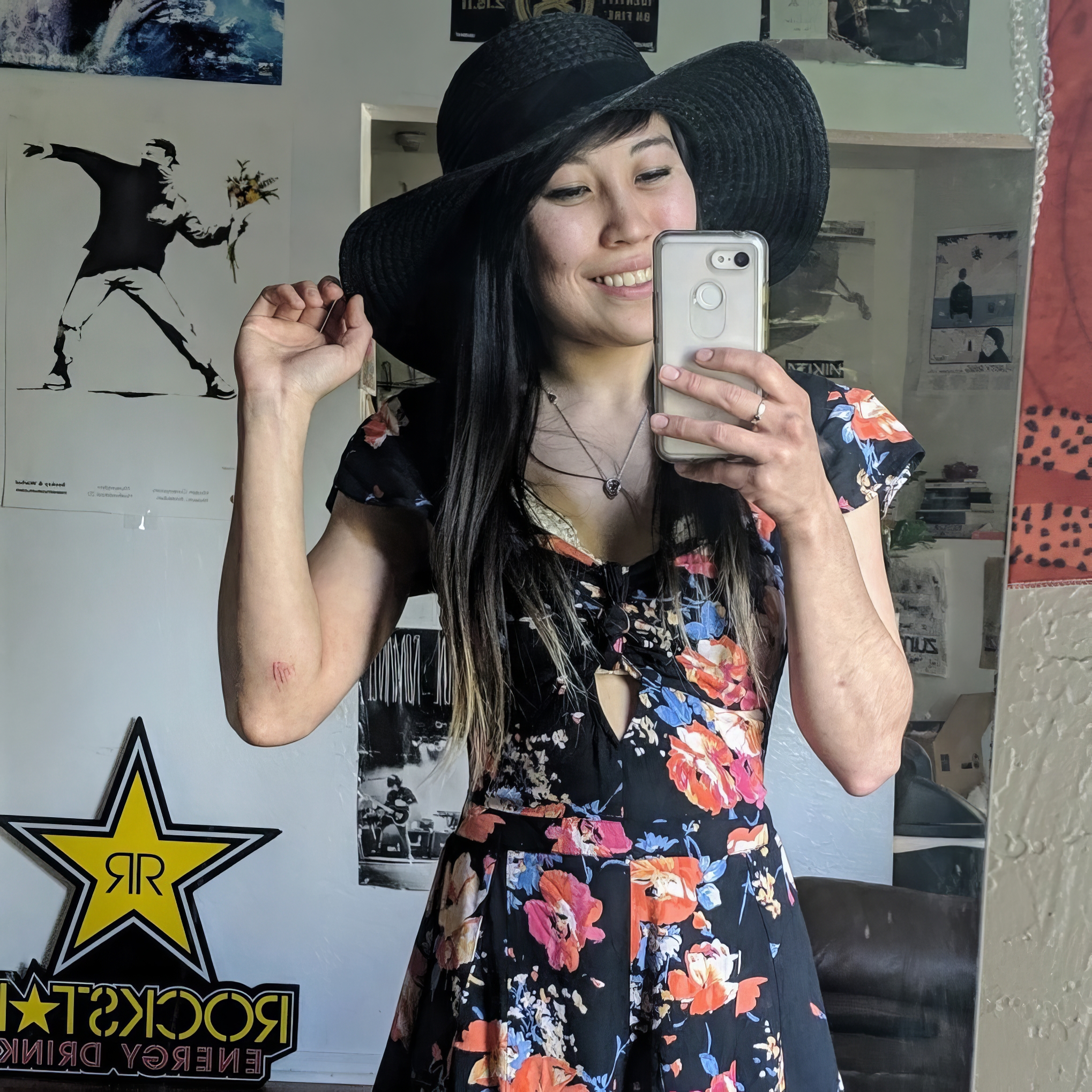 Cute Asian slut Anel naked public