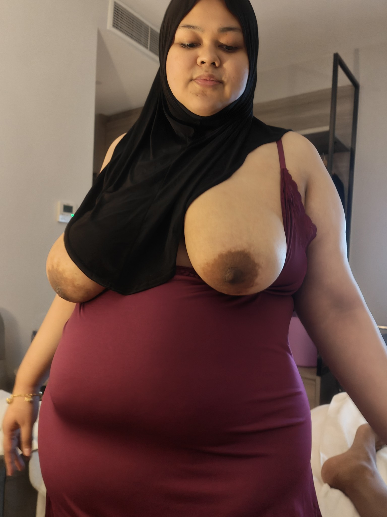 Istri jilbab bbw