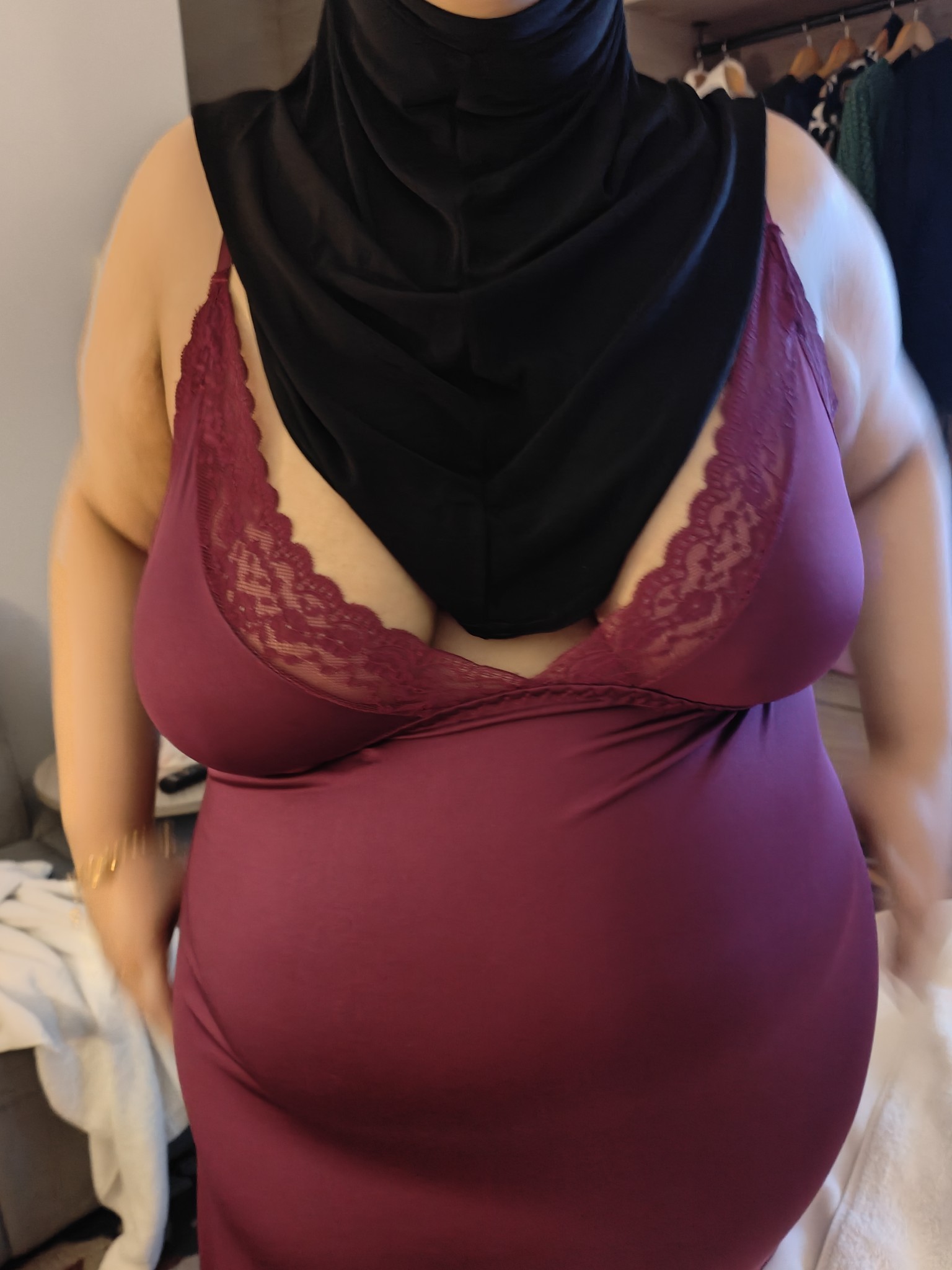 Istri jilbab bbw