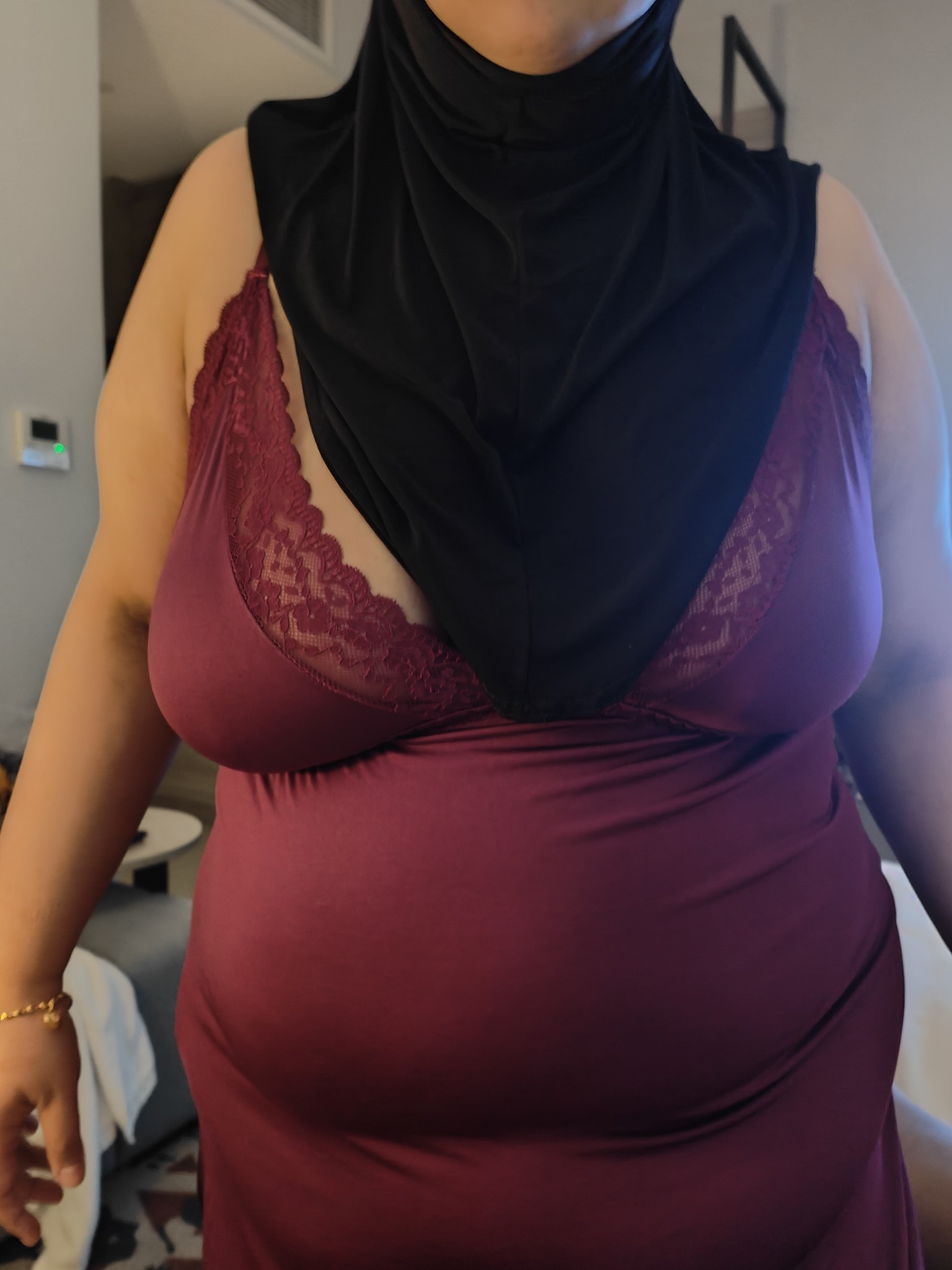 Istri jilbab bbw