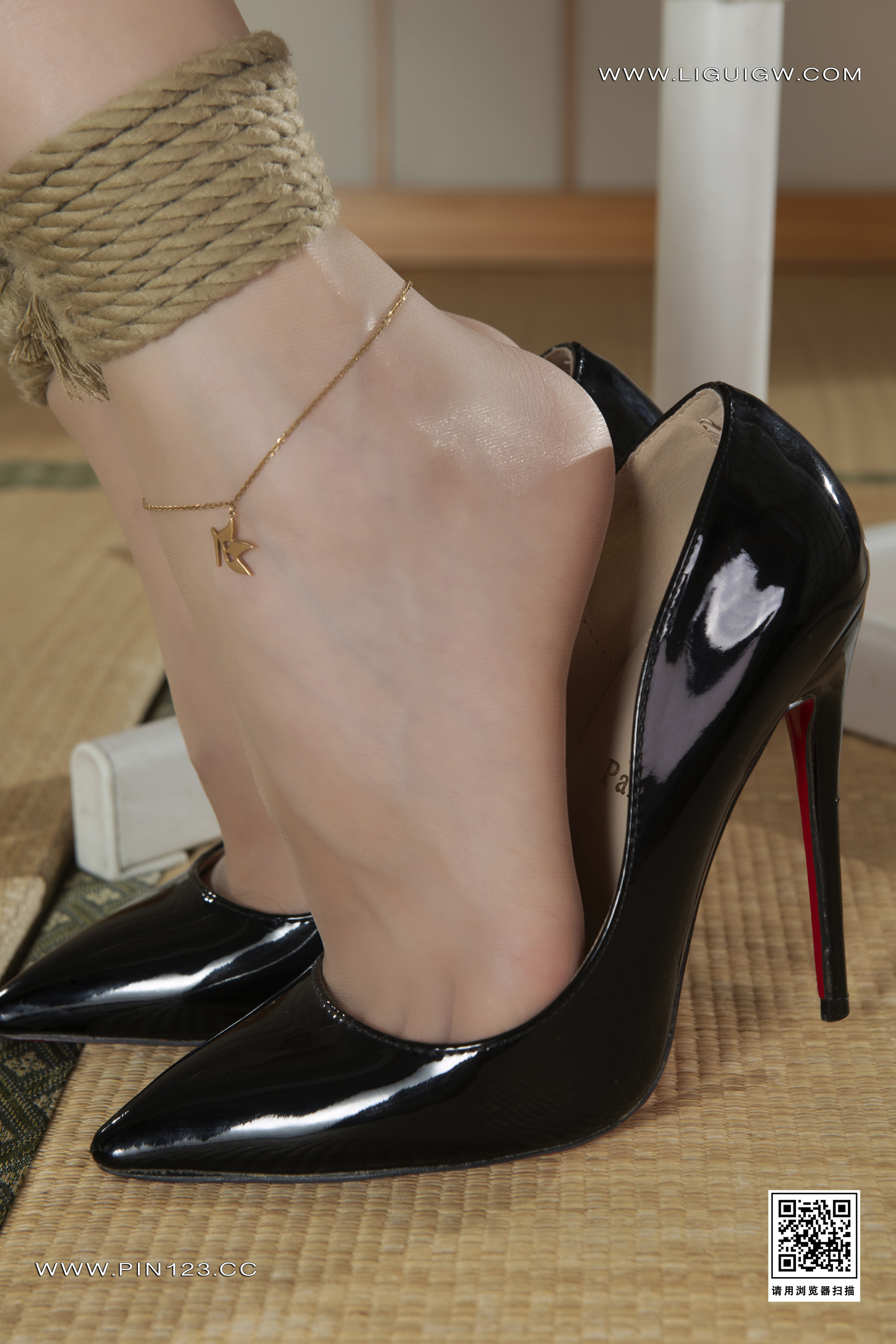 Chinese lady bondage 586