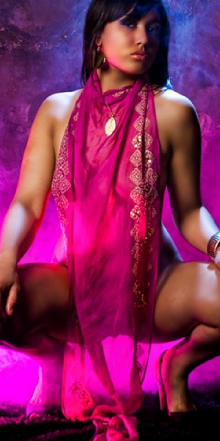 Chicks Spreading It 40