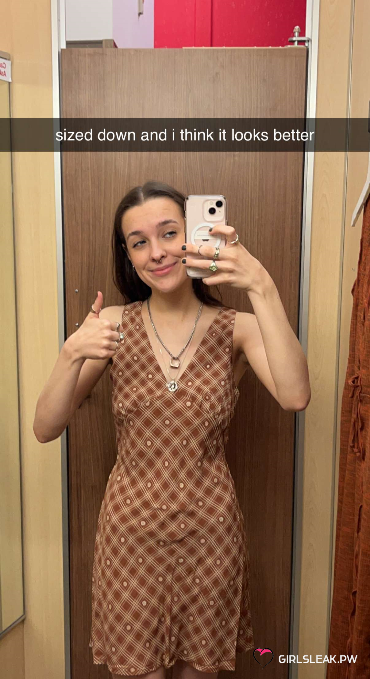 Look at this hot bitch