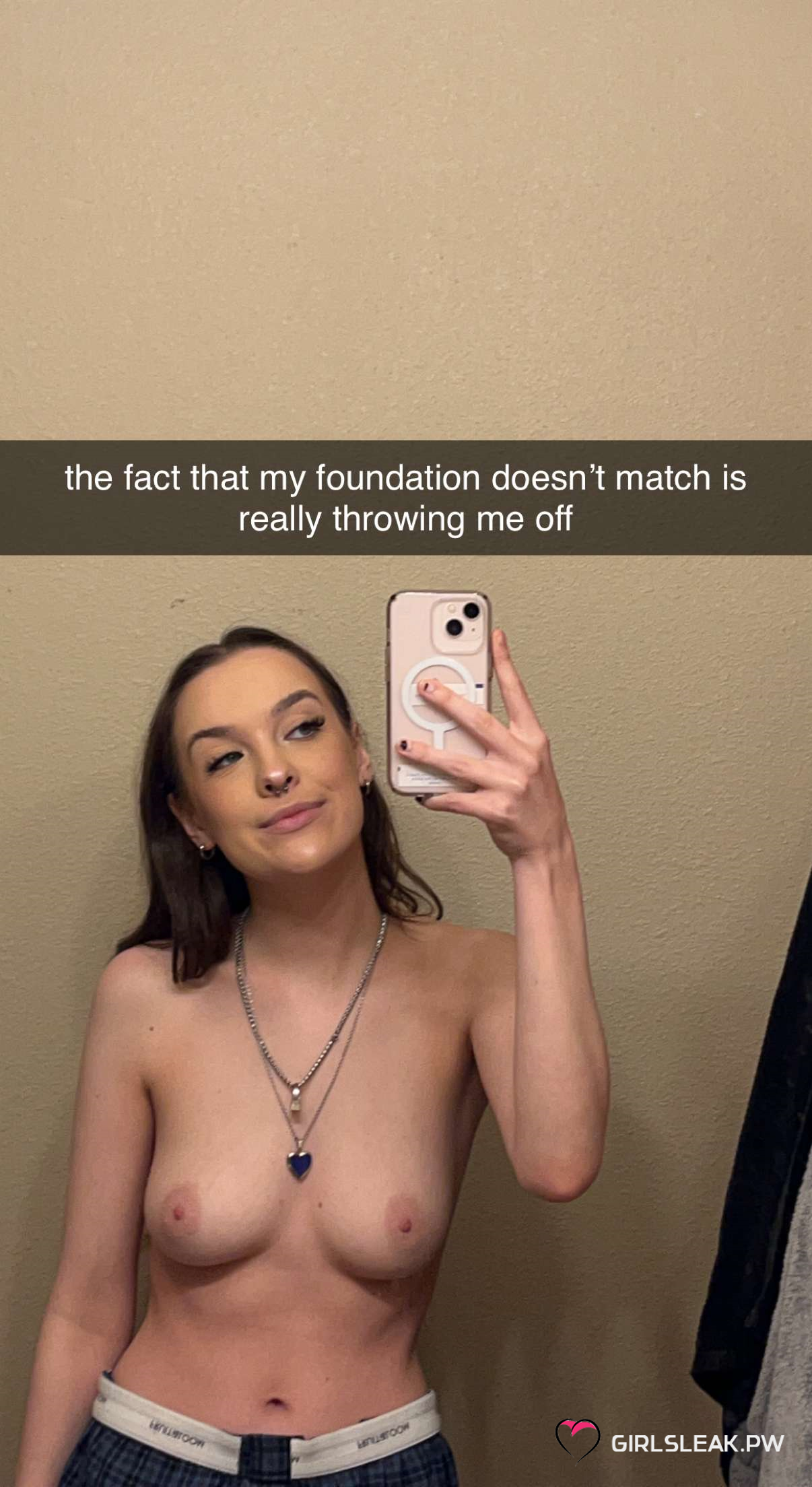 Look at this hot bitch