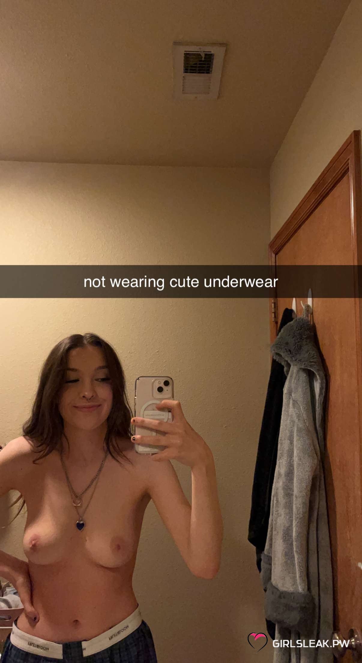 Look at this hot bitch