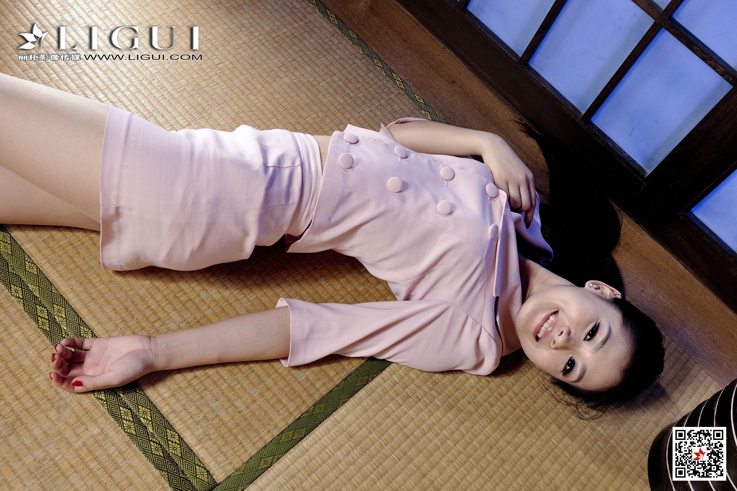 pretty lady dirty feet 104