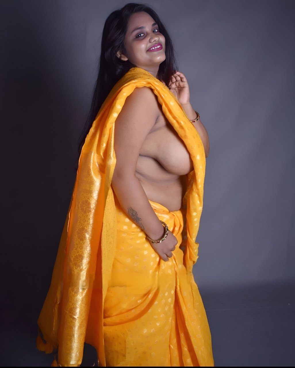 Zoya khan famous randi sonagachi saree