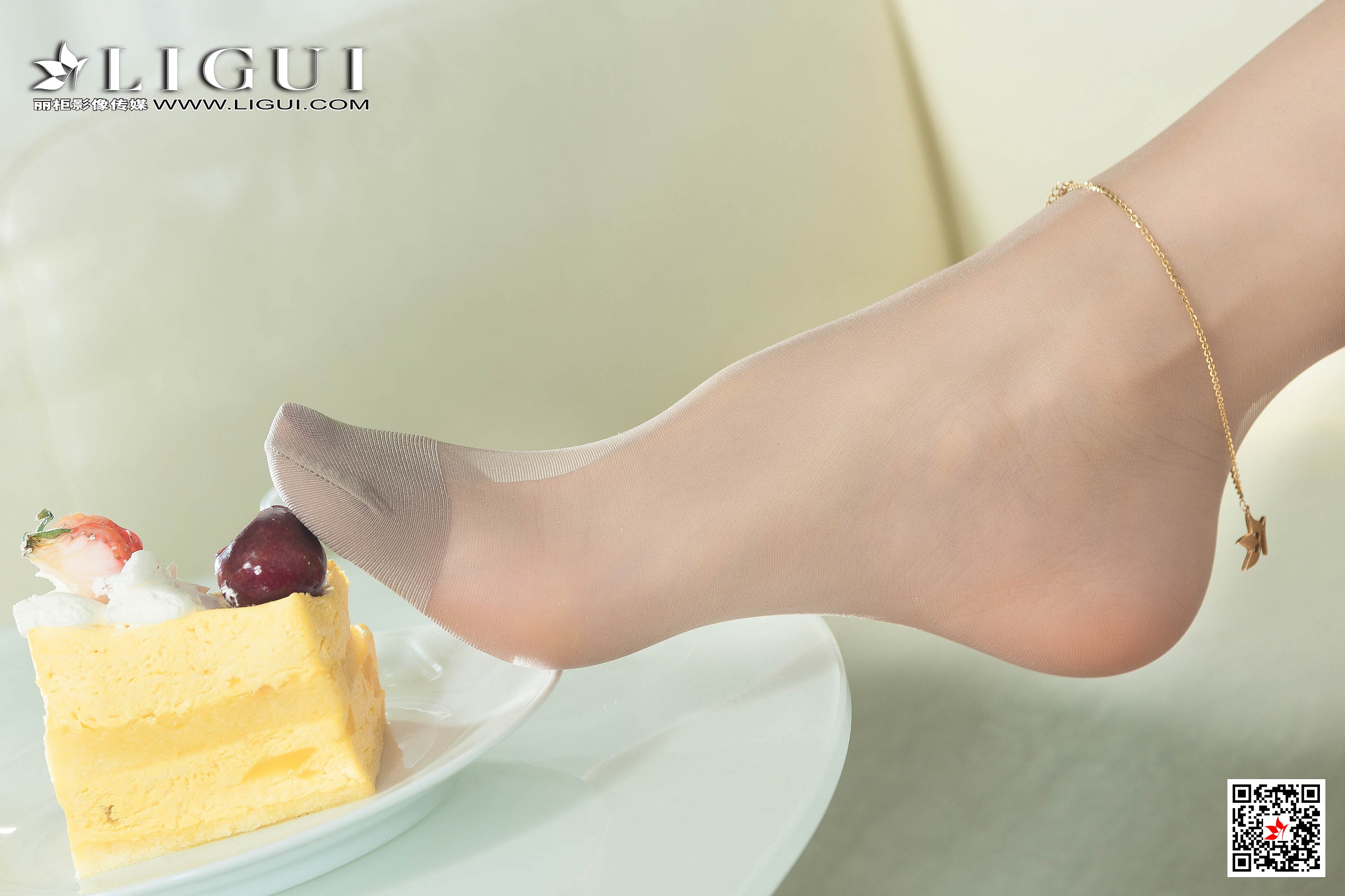 pretty lady dirty feet 115