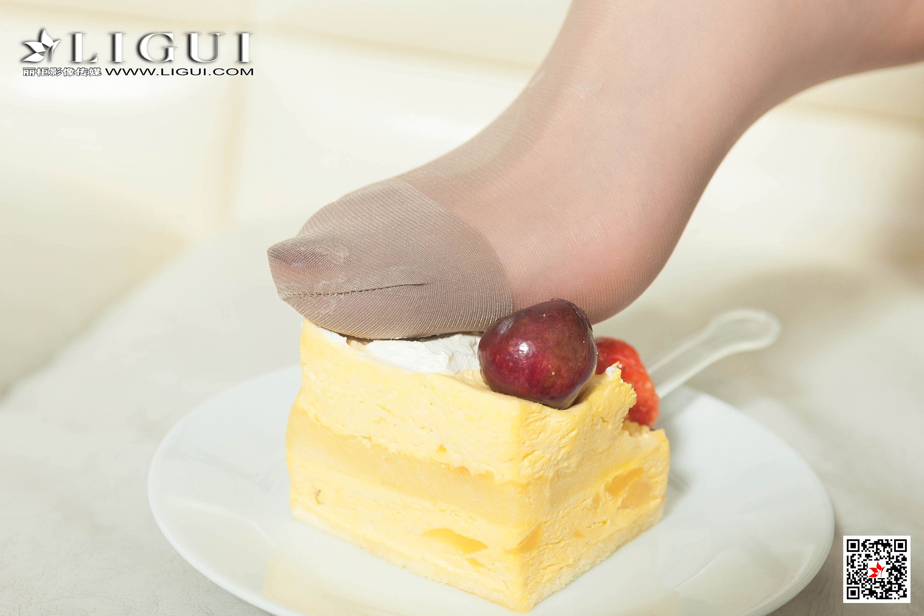 pretty lady dirty feet 115