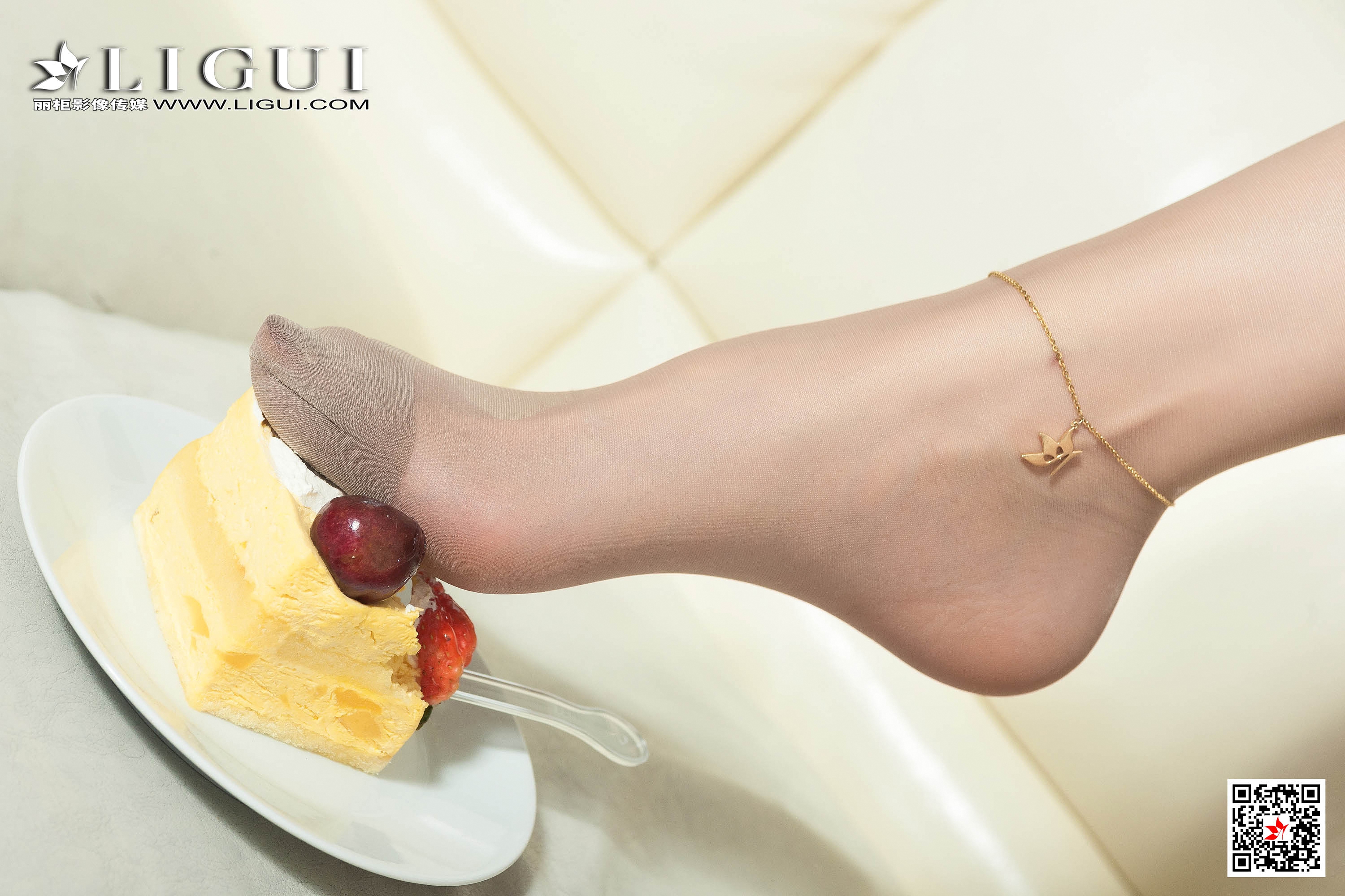 pretty lady dirty feet 115