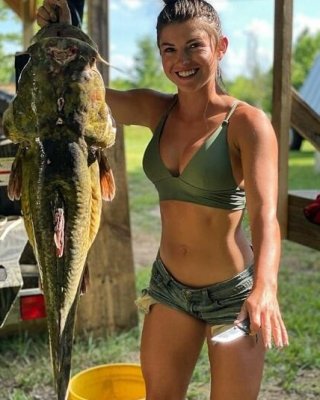 Hannah Barron Nude Fakes Dressed and undressed