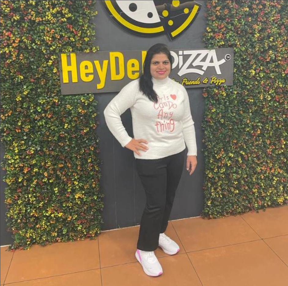 Radha Nagpal Bhabhi Showing her big boobs