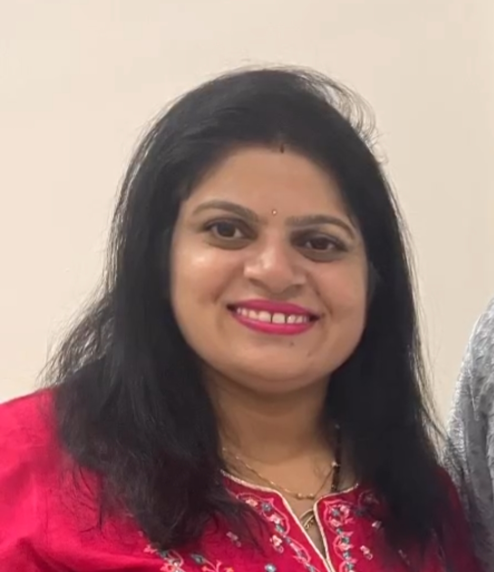 Radha Nagpal Bhabhi Showing her big boobs