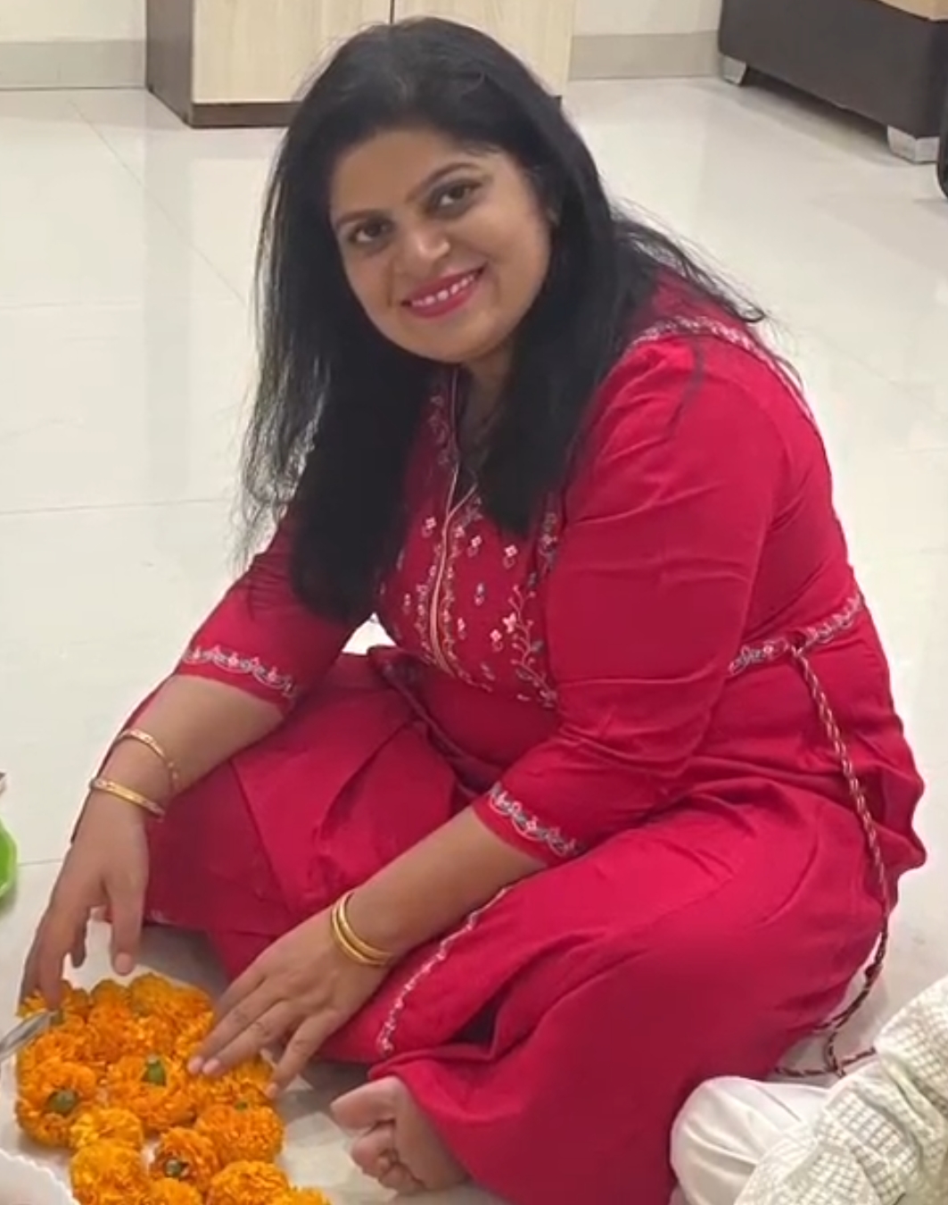 Radha Nagpal Bhabhi Showing her big boobs