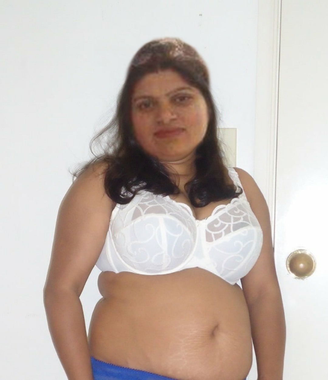 Radha Nagpal Bhabhi Showing her big boobs