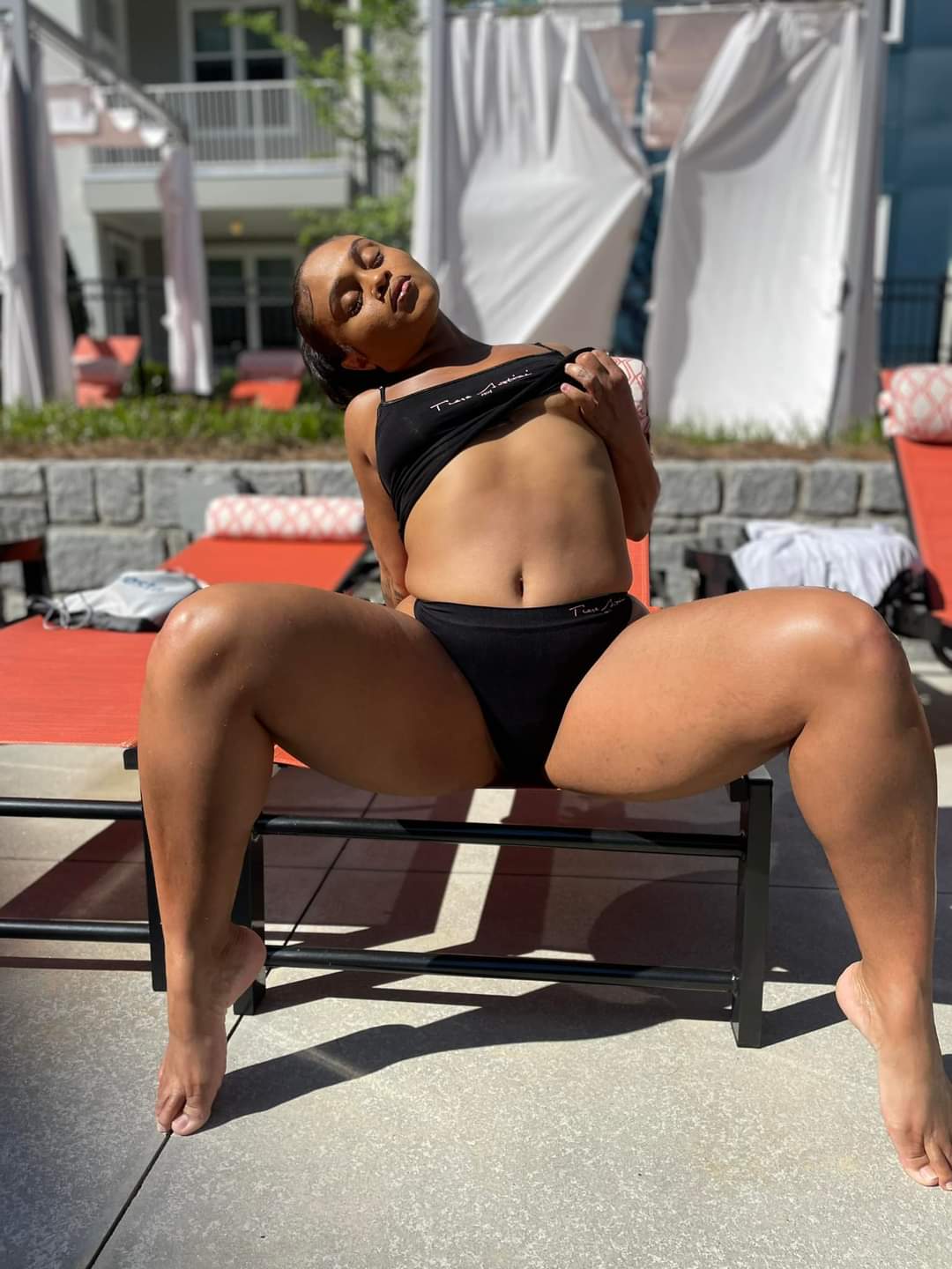 Chicks Spreading It 47