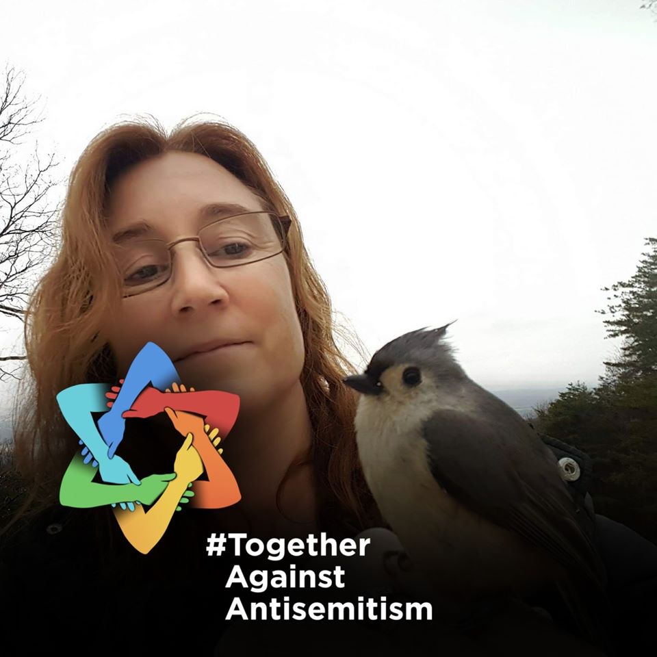 Lara Ellis from Luray, Virginia