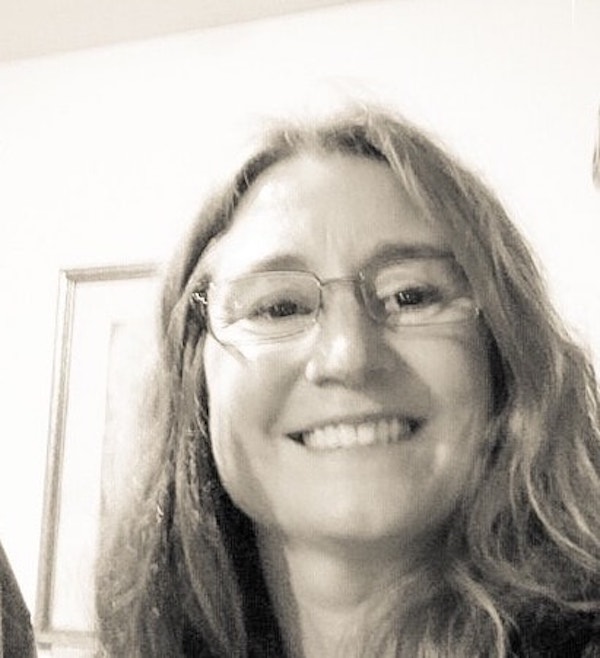 Lara Ellis from Luray, Virginia