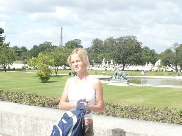 Blonde wannabe model