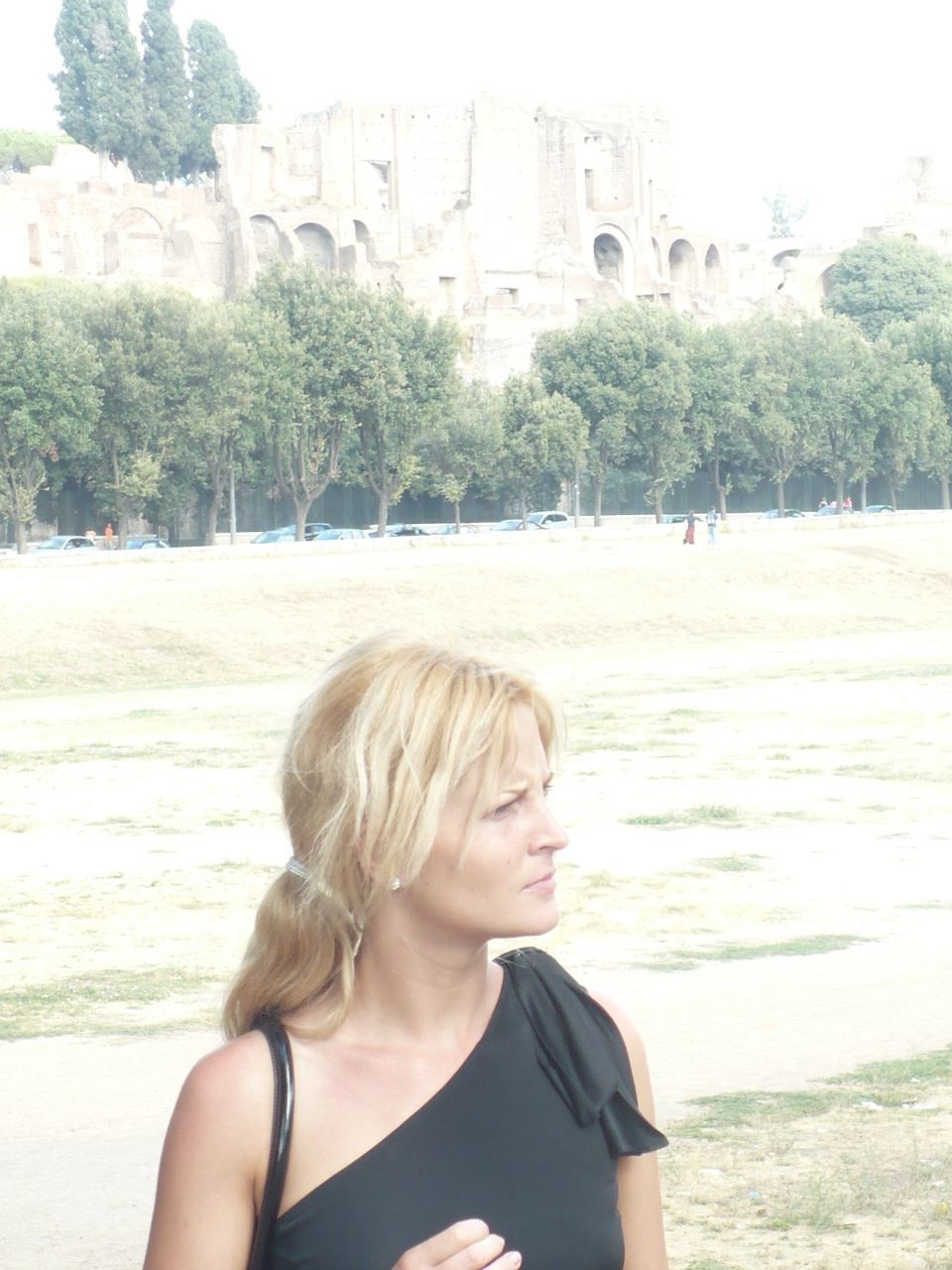 Blonde wannabe model