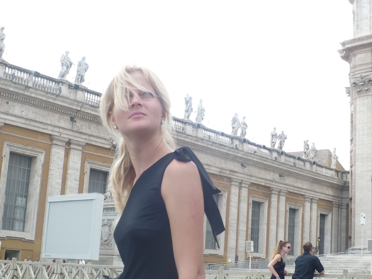 Blonde wannabe model