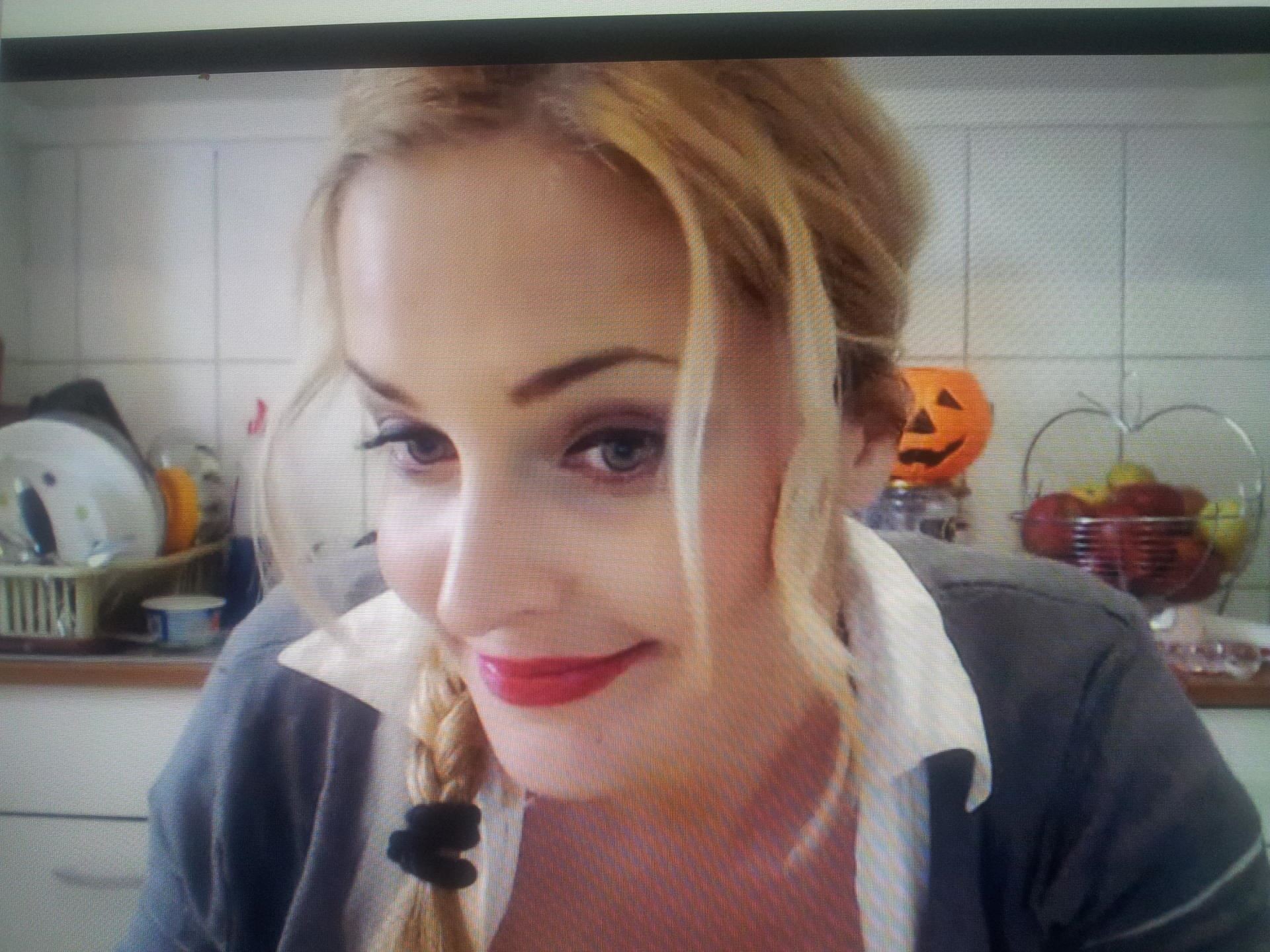 Blonde wannabe model