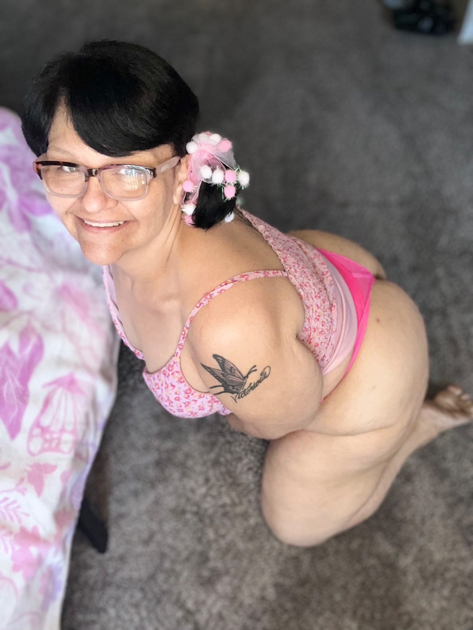 MATURE  MILFS GRANNY