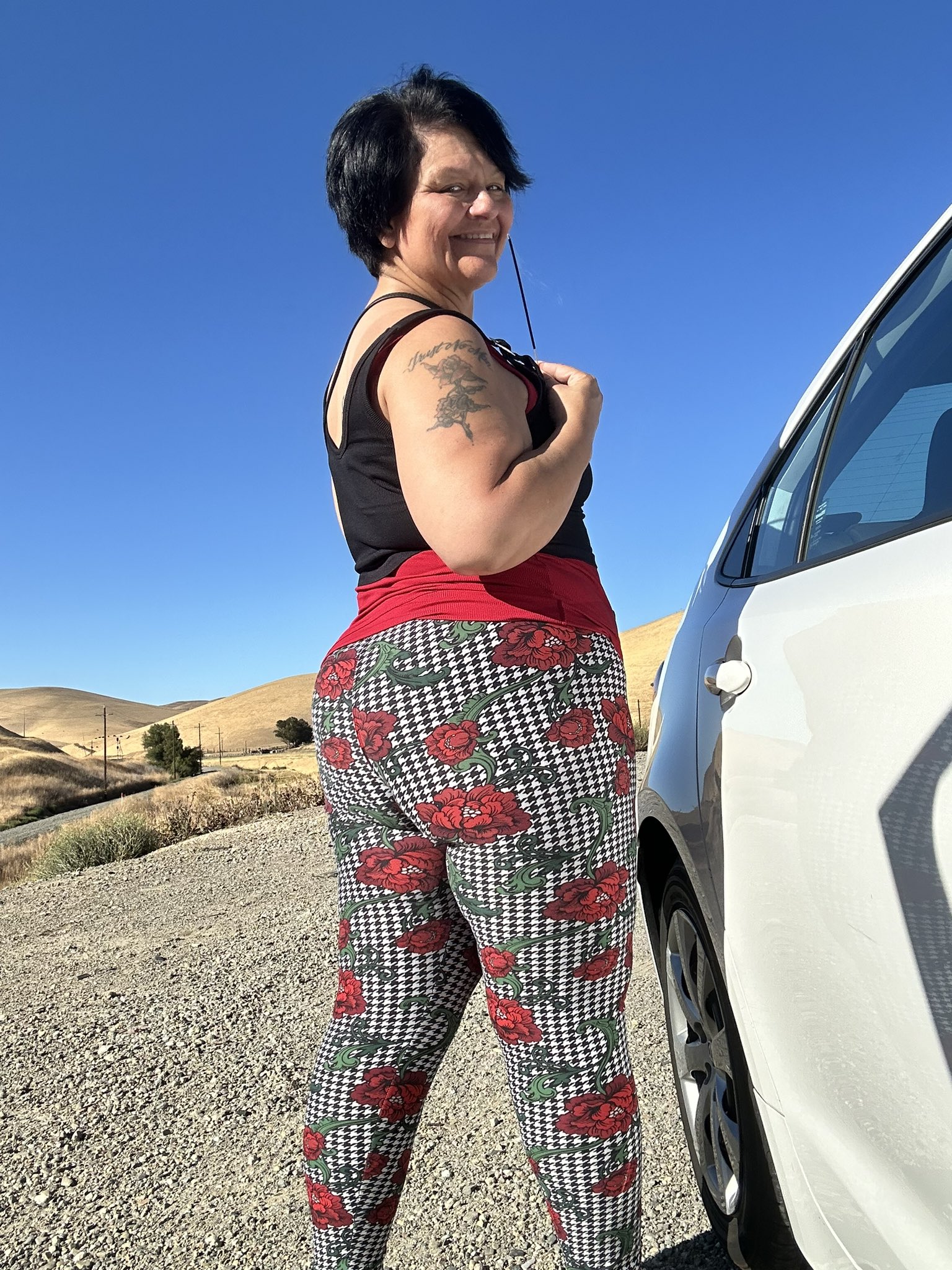 MATURE  MILFS GRANNY