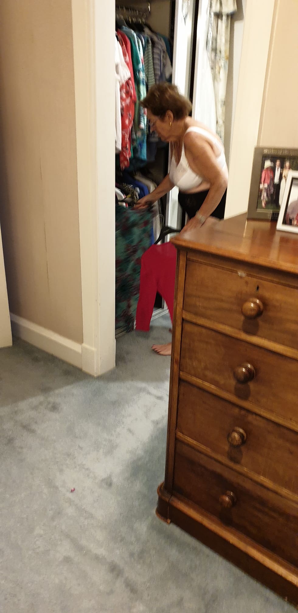 MATURE  MILFS GRANNY