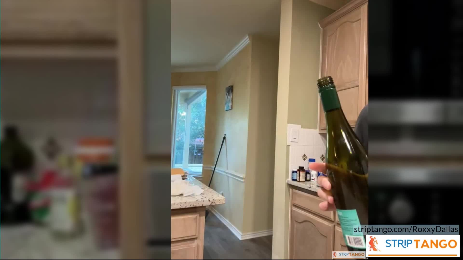 Striptango Outdoor Tease – 1000 Pics of Big Ass, Big Tits &